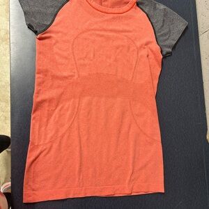 lululemon athletica Coral and Gray Short Sleeve Tee